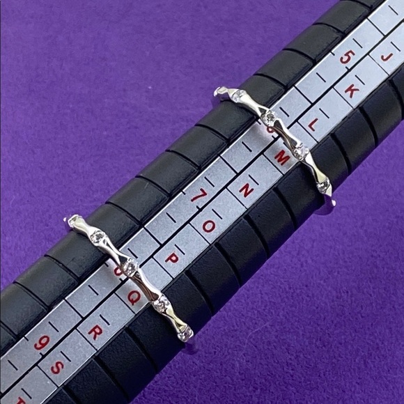 💛 Elegant 925 Silver Band with Crystal Accents - Picture 5 of 5